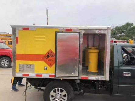 �����������䳵